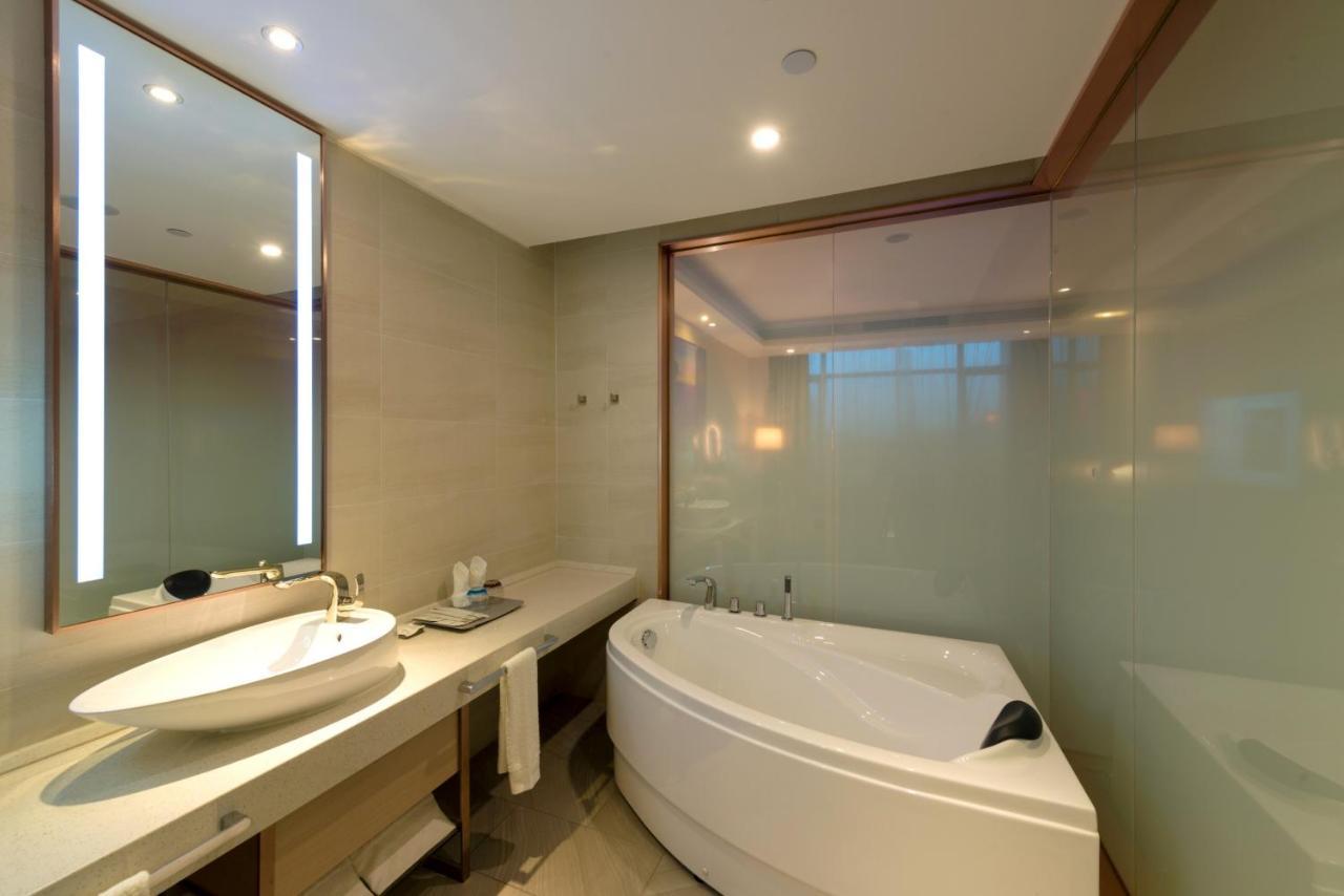 Lavande Hotels Qingyuan Light Railway Station Qingyuan Avenue Εξωτερικό φωτογραφία