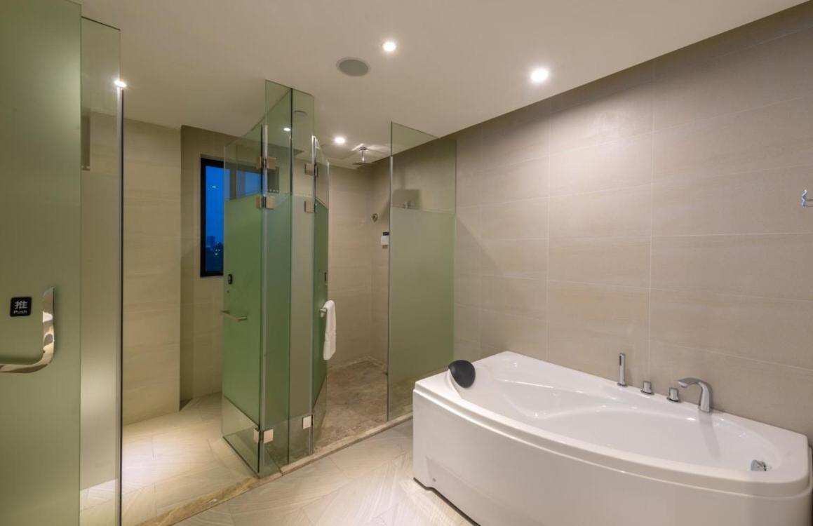 Lavande Hotels Qingyuan Light Railway Station Qingyuan Avenue Εξωτερικό φωτογραφία